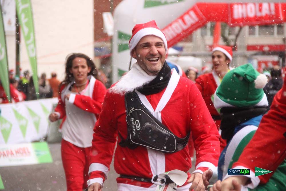 Galería de la Carrera de Papá Noel, entrada en meta a partir minuto 56