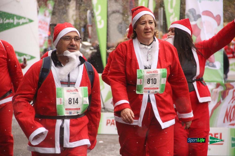 Galería de la Carrera de Papá Noel, entrada en meta a partir minuto 56