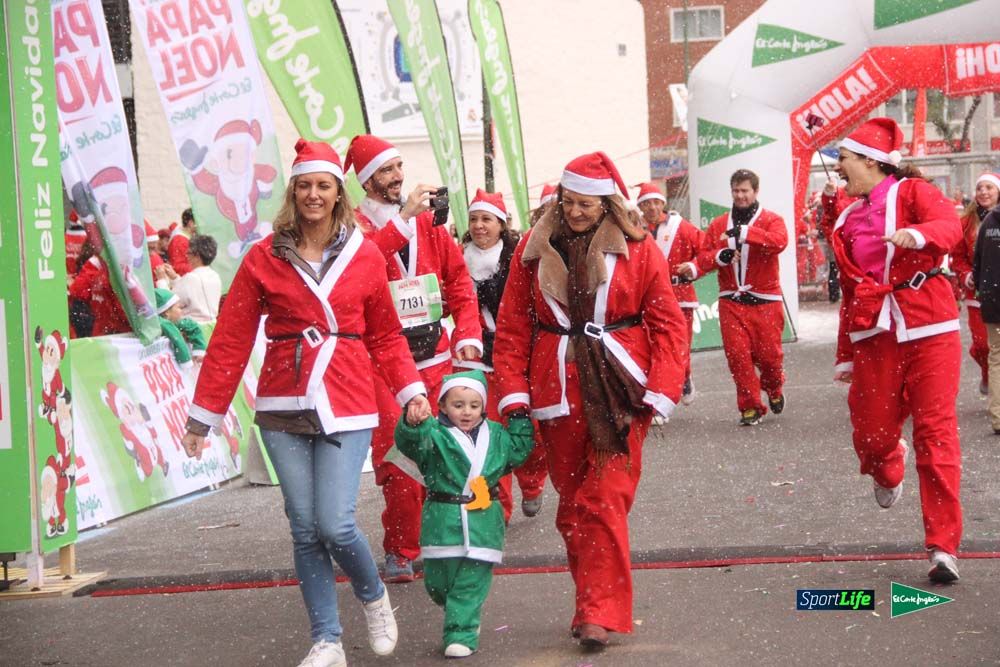 Galería de la Carrera de Papá Noel, entrada en meta a partir minuto 56
