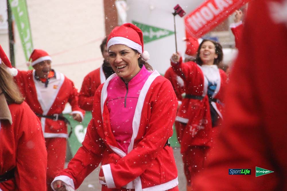 Galería de la Carrera de Papá Noel, entrada en meta a partir minuto 56