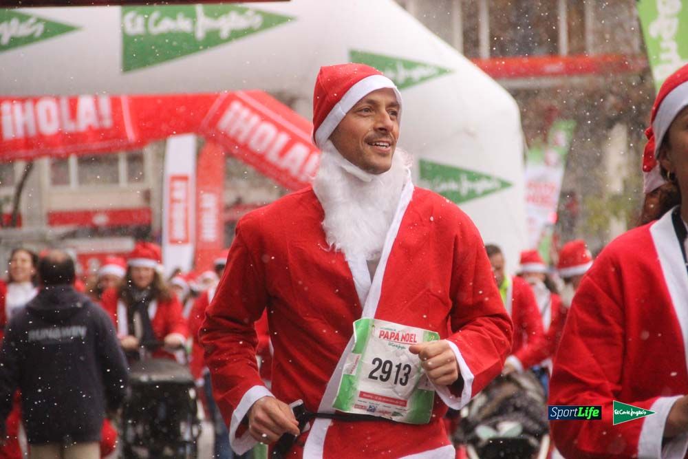 Galería de la Carrera de Papá Noel, entrada en meta a partir minuto 56
