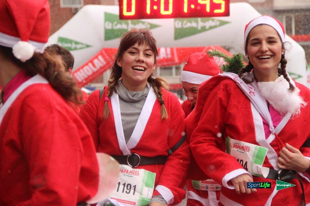 Galería de la Carrera de Papá Noel, entrada en meta a partir minuto 56