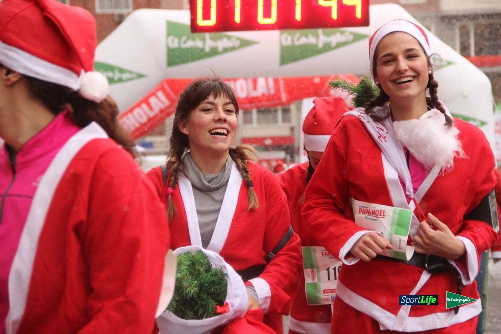 Galería de la Carrera de Papá Noel, entrada en meta a partir minuto 56