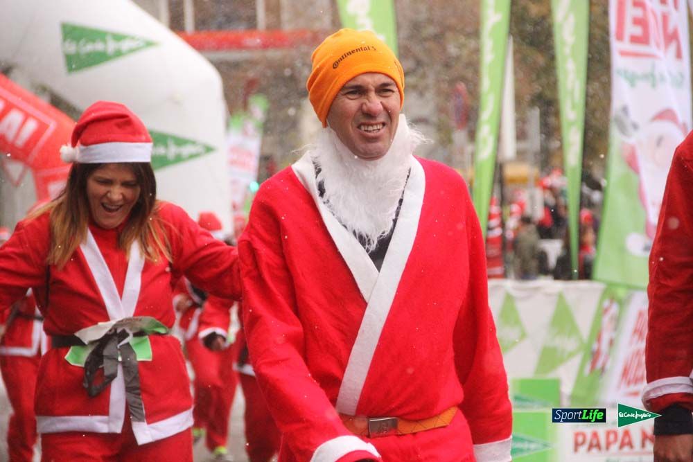 Galería de la Carrera de Papá Noel, entrada en meta a partir minuto 56