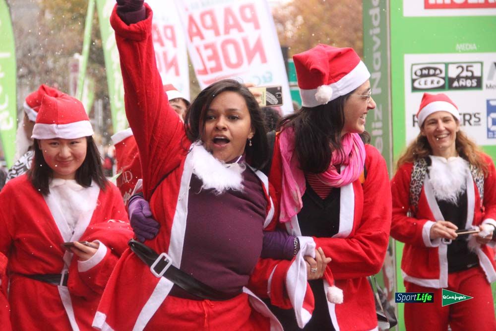 Galería de la Carrera de Papá Noel, entrada en meta a partir minuto 56