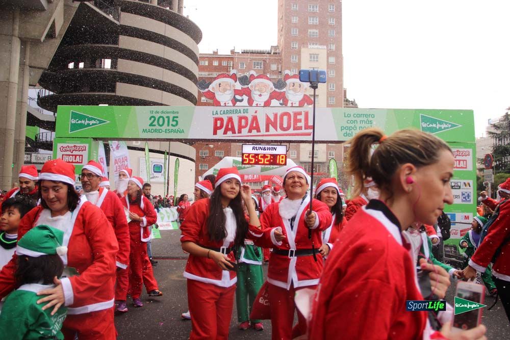 Galería de la Carrera de Papá Noel, entrada en meta a partir minuto 56
