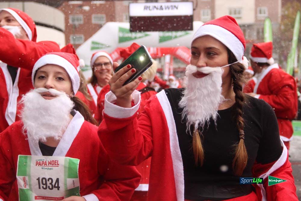 Galería de la Carrera de Papá Noel, entrada en meta a partir minuto 56