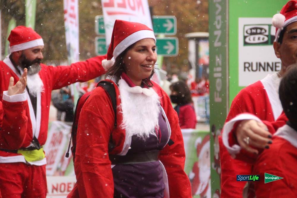 Galería de la Carrera de Papá Noel, entrada en meta a partir minuto 56
