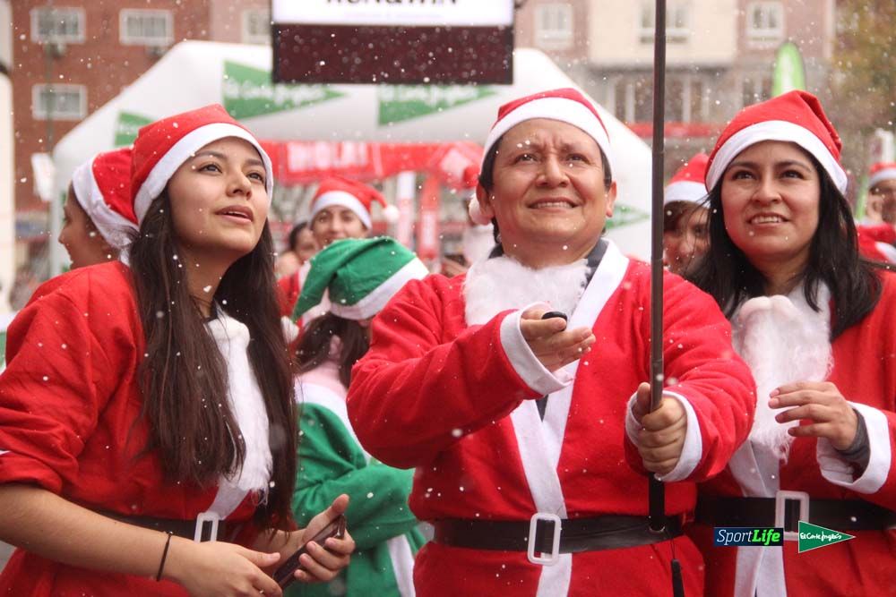 Galería de la Carrera de Papá Noel, entrada en meta a partir minuto 56
