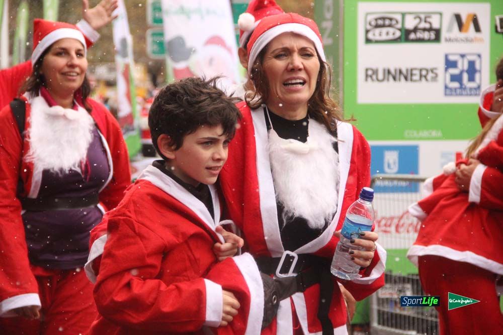 Galería de la Carrera de Papá Noel, entrada en meta a partir minuto 56