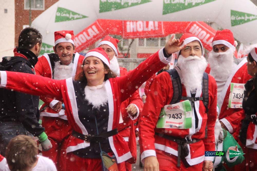 Galería de la Carrera de Papá Noel, entrada en meta a partir minuto 56