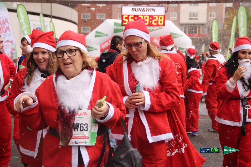 Galería de la Carrera de Papá Noel, entrada en meta a partir minuto 56