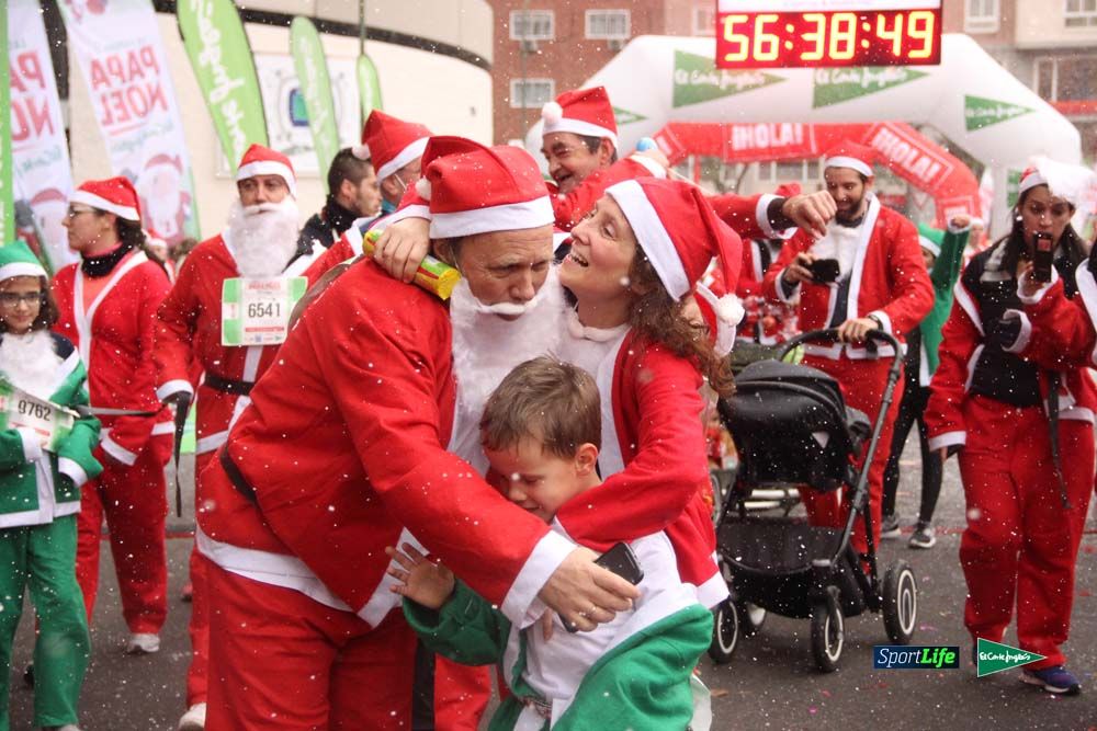 Galería de la Carrera de Papá Noel, entrada en meta a partir minuto 56