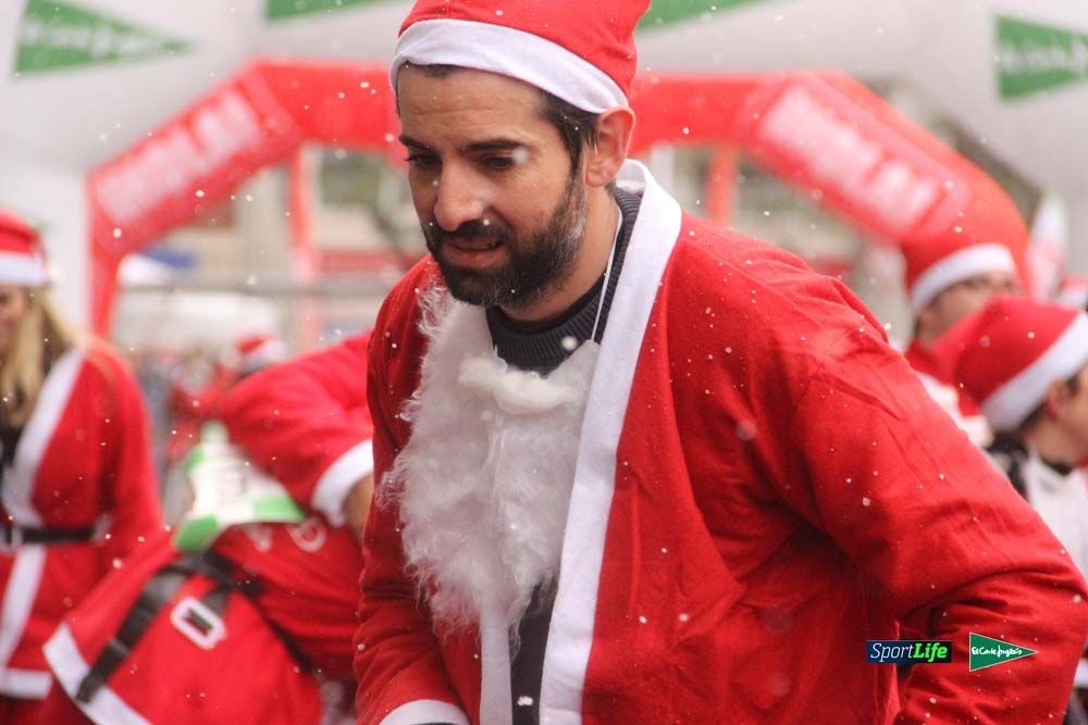 Galería de la Carrera de Papá Noel, entrada en meta a partir minuto 56