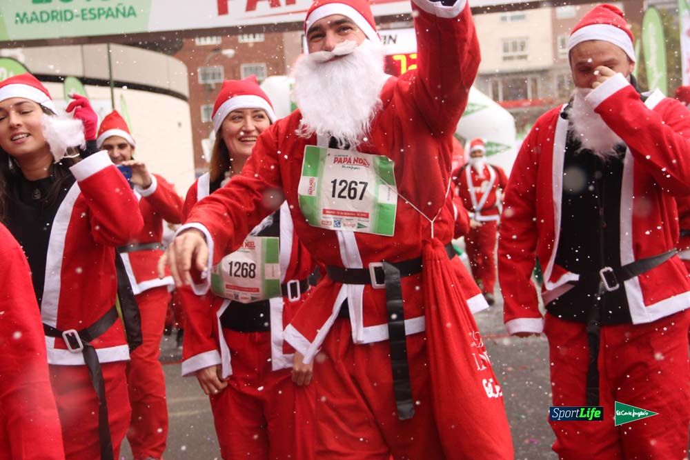 Galería de la Carrera de Papá Noel, entrada en meta a partir minuto 56