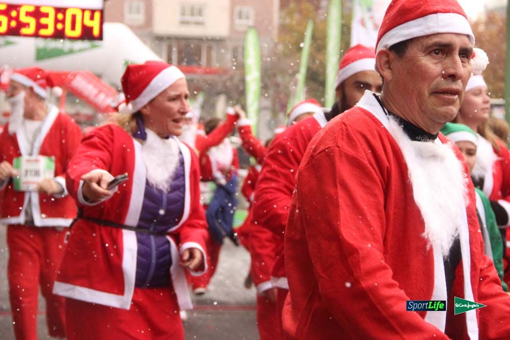 Galería de la Carrera de Papá Noel, entrada en meta a partir minuto 56