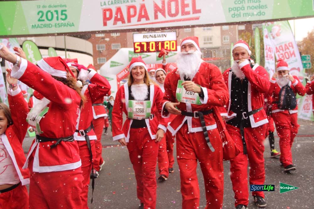 Galería de la Carrera de Papá Noel, entrada en meta a partir minuto 56