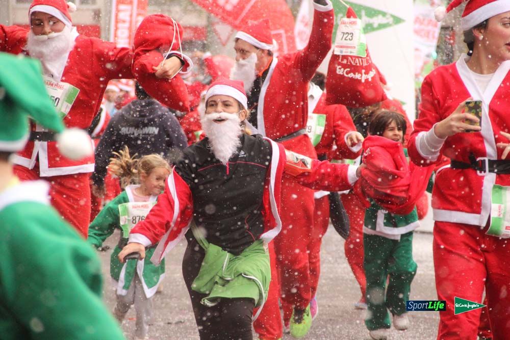 Galería de la Carrera de Papá Noel, entrada en meta a partir minuto 56