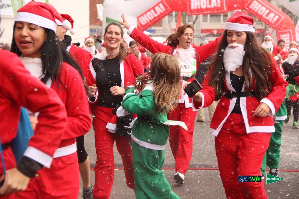 Galería de la Carrera de Papá Noel, entrada en meta a partir minuto 56
