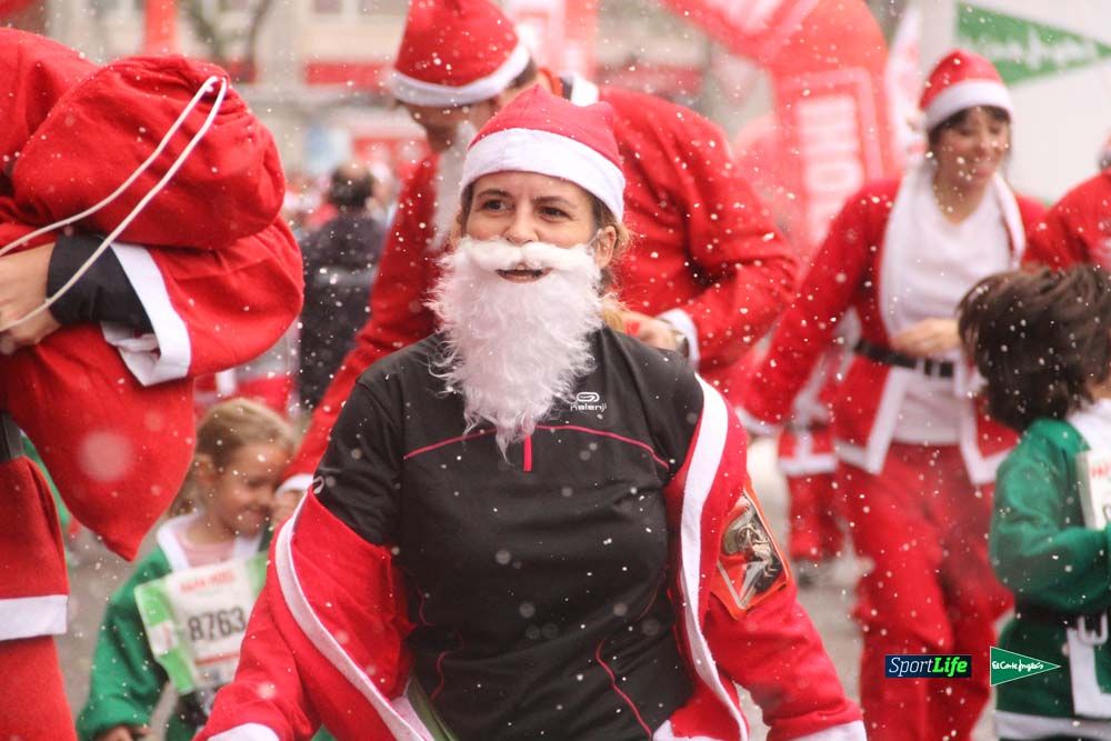 Galería de la Carrera de Papá Noel, entrada en meta a partir minuto 56