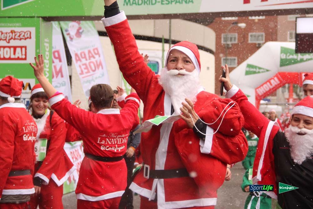 Galería de la Carrera de Papá Noel, entrada en meta a partir minuto 56