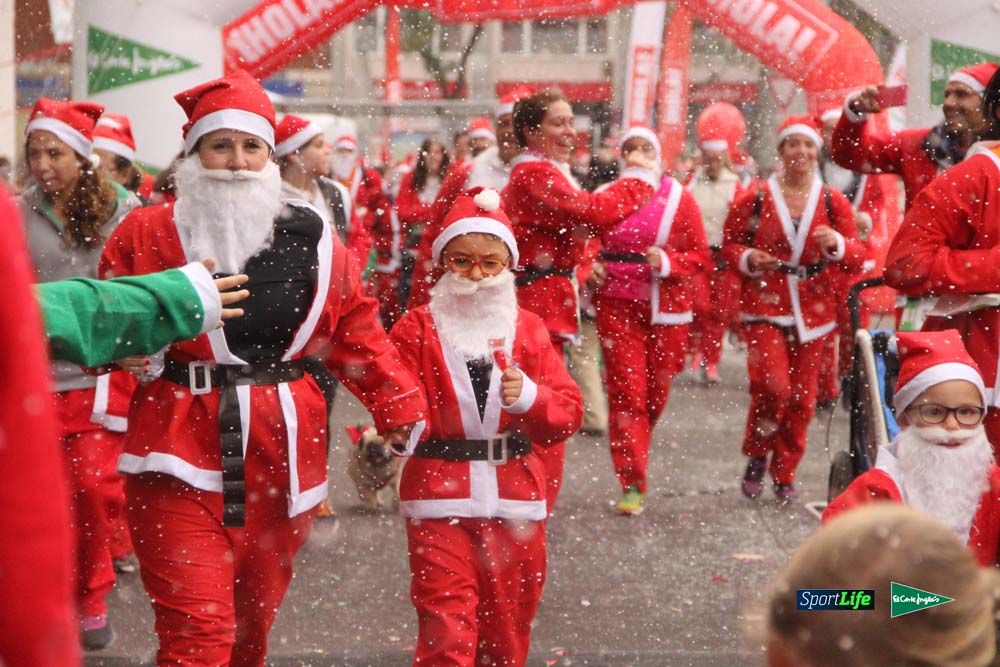 Galería de la Carrera de Papá Noel, entrada en meta a partir minuto 56
