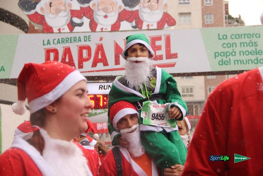 Galería de la Carrera de Papá Noel, entrada en meta a partir minuto 56