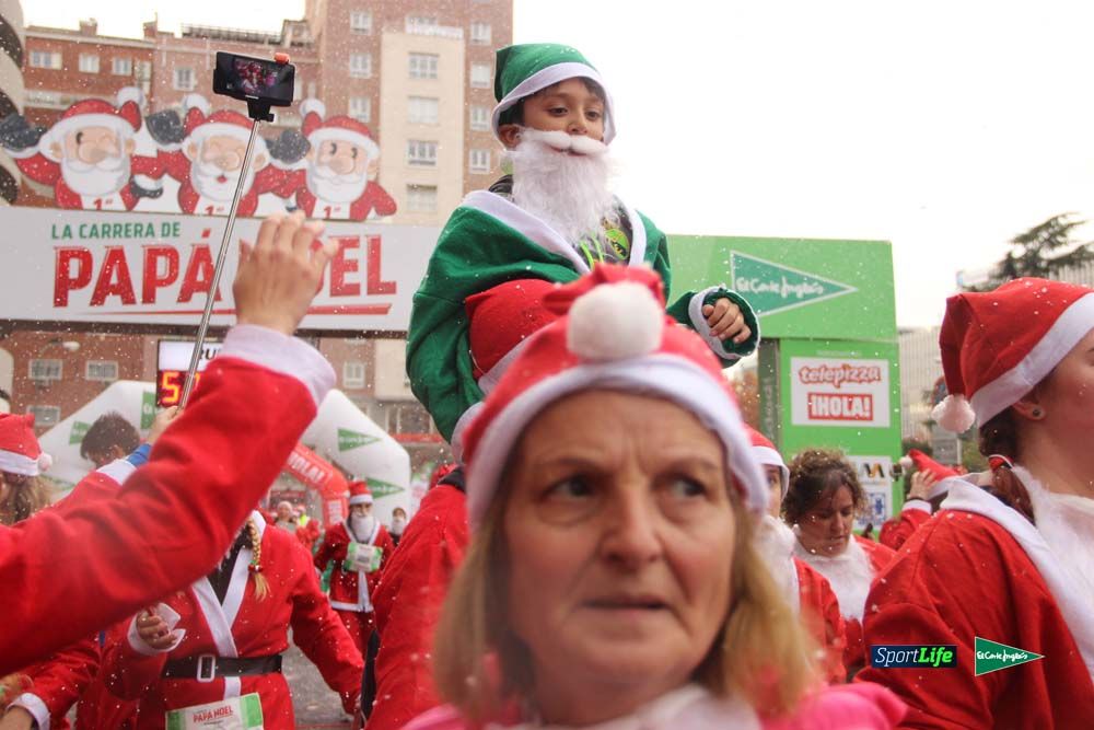 Galería de la Carrera de Papá Noel, entrada en meta a partir minuto 56