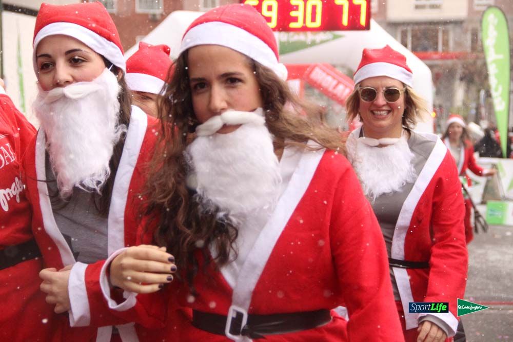 Galería de la Carrera de Papá Noel, entrada en meta a partir minuto 56