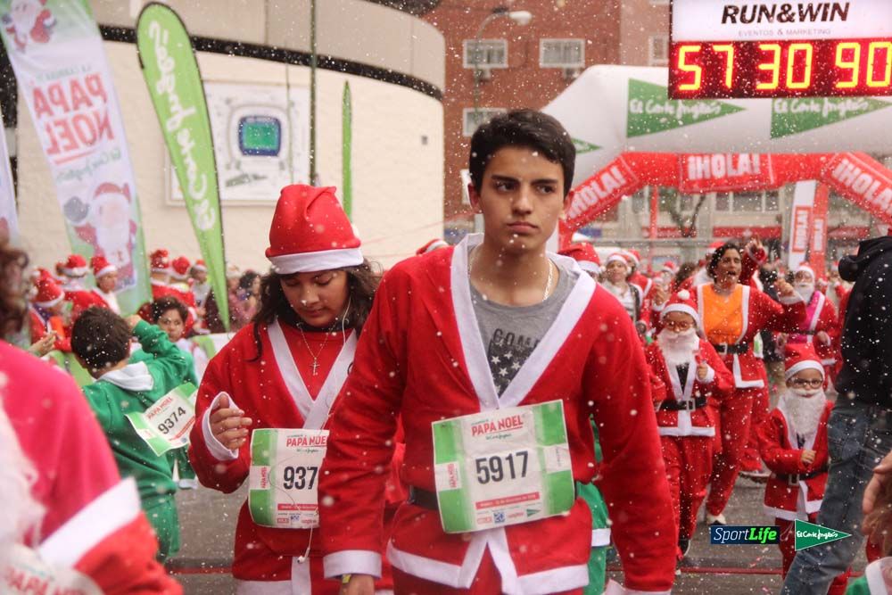 Galería de la Carrera de Papá Noel, entrada en meta a partir minuto 56