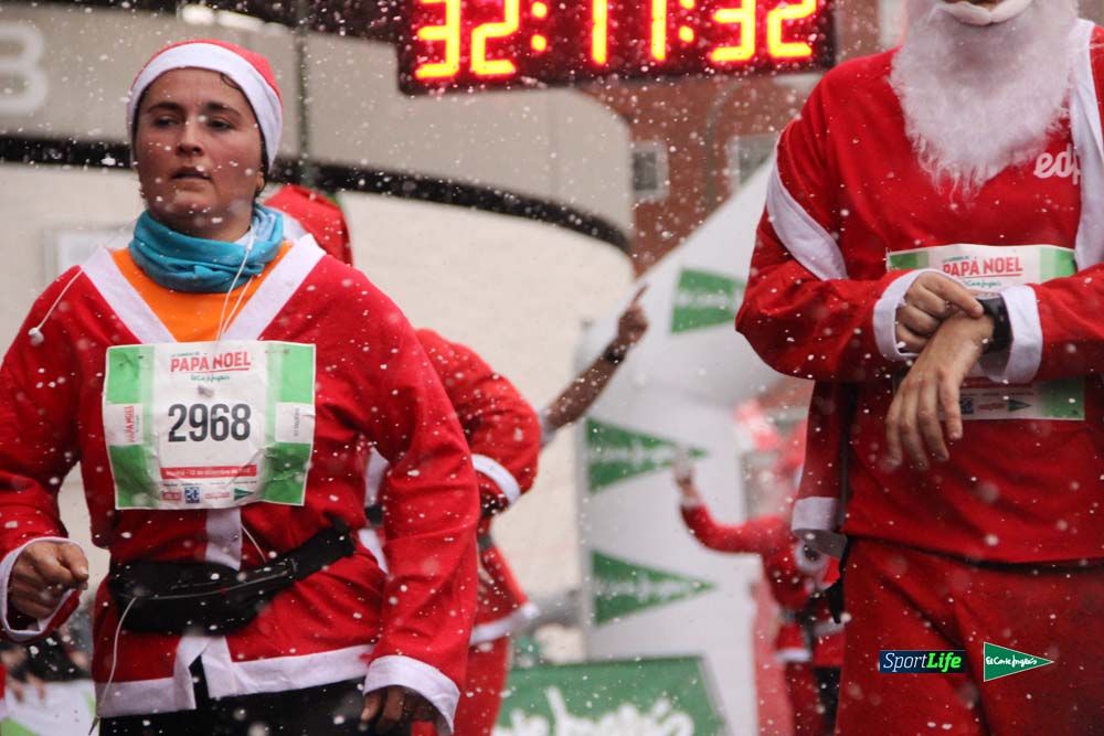 Galería de la Carrera de Papá Noel, entraeda en meta desde el minuto 27 al 37