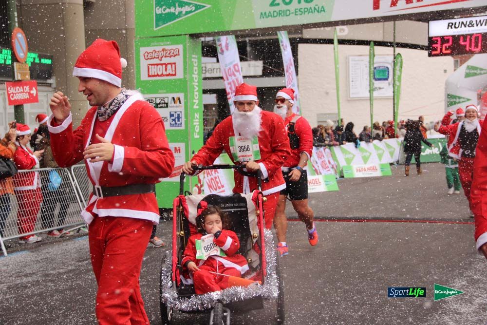 Galería de la Carrera de Papá Noel, entraeda en meta desde el minuto 27 al 37