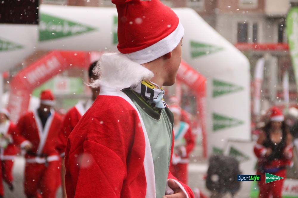 Galería de la Carrera de Papá Noel, entraeda en meta desde el minuto 27 al 37