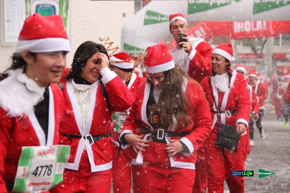 Galería de la Carrera de Papá Noel, entraeda en meta desde el minuto 27 al 37