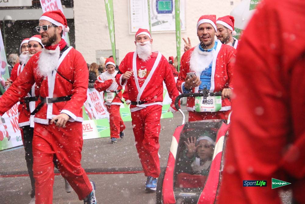 Galería de la Carrera de Papá Noel, entraeda en meta desde el minuto 27 al 37