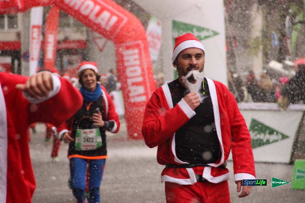Galería de la Carrera de Papá Noel, entraeda en meta desde el minuto 27 al 37