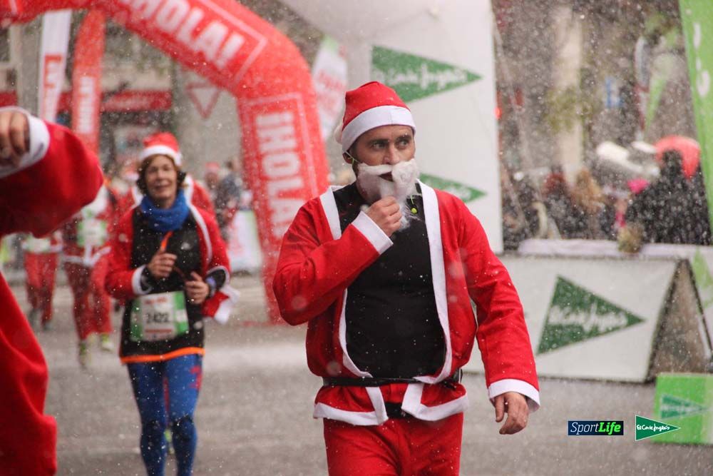 Galería de la Carrera de Papá Noel, entraeda en meta desde el minuto 27 al 37