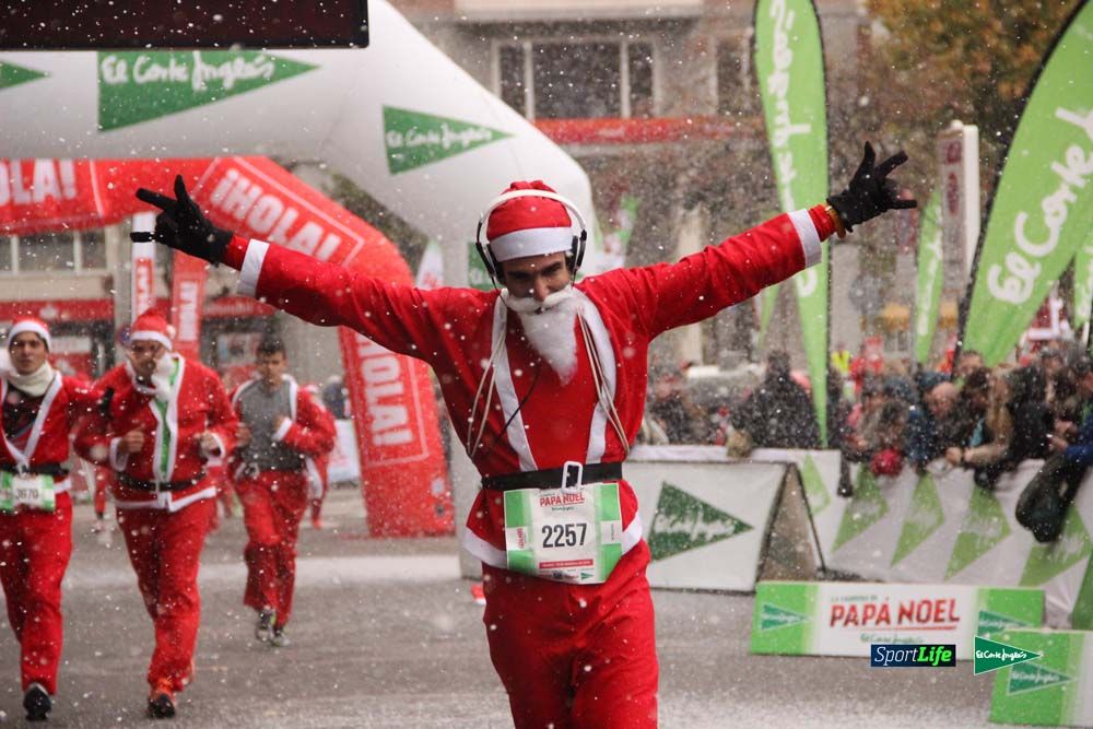 Galería de la Carrera de Papá Noel, entraeda en meta desde el minuto 27 al 37