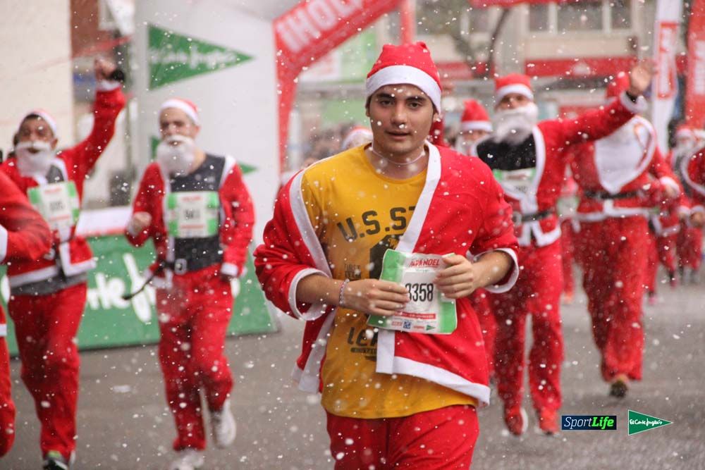 Galería de la Carrera de Papá Noel, entraeda en meta desde el minuto 27 al 37