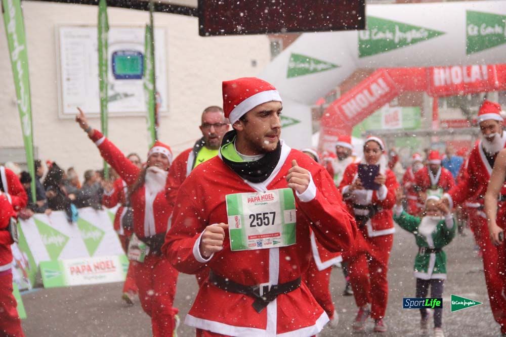 Galería de la Carrera de Papá Noel, entraeda en meta desde el minuto 27 al 37