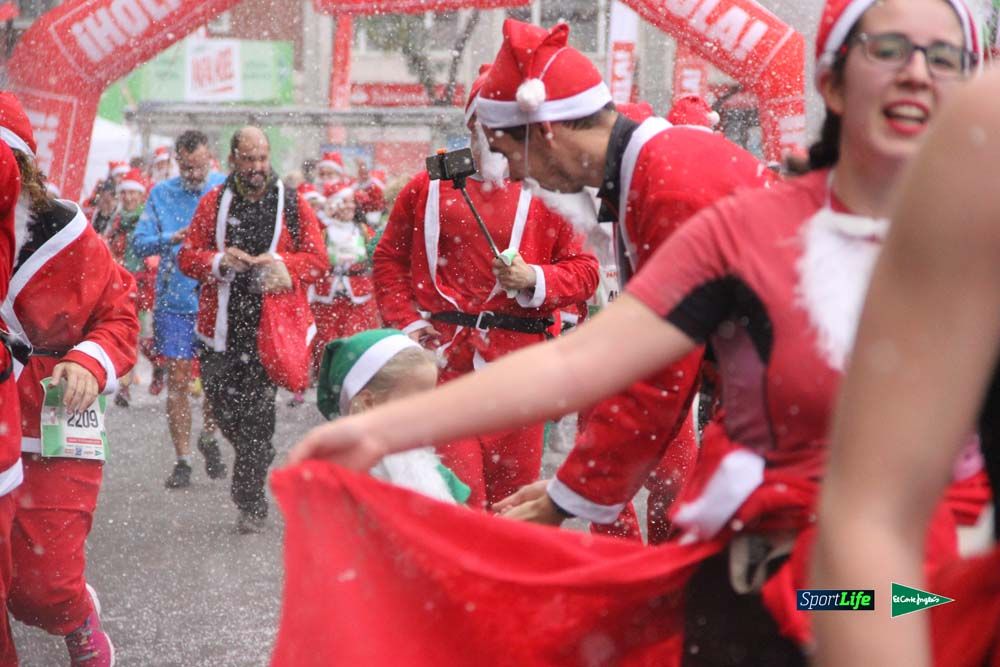 Galería de la Carrera de Papá Noel, entraeda en meta desde el minuto 27 al 37