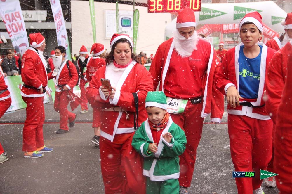Galería de la Carrera de Papá Noel, entraeda en meta desde el minuto 27 al 37