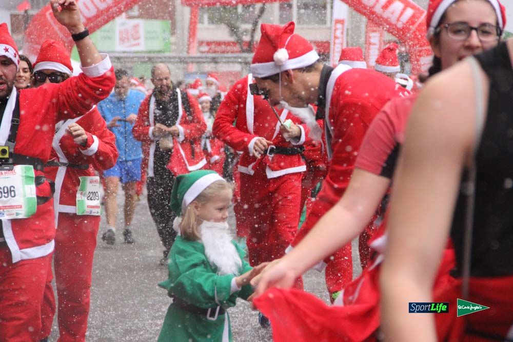 Galería de la Carrera de Papá Noel, entraeda en meta desde el minuto 27 al 37