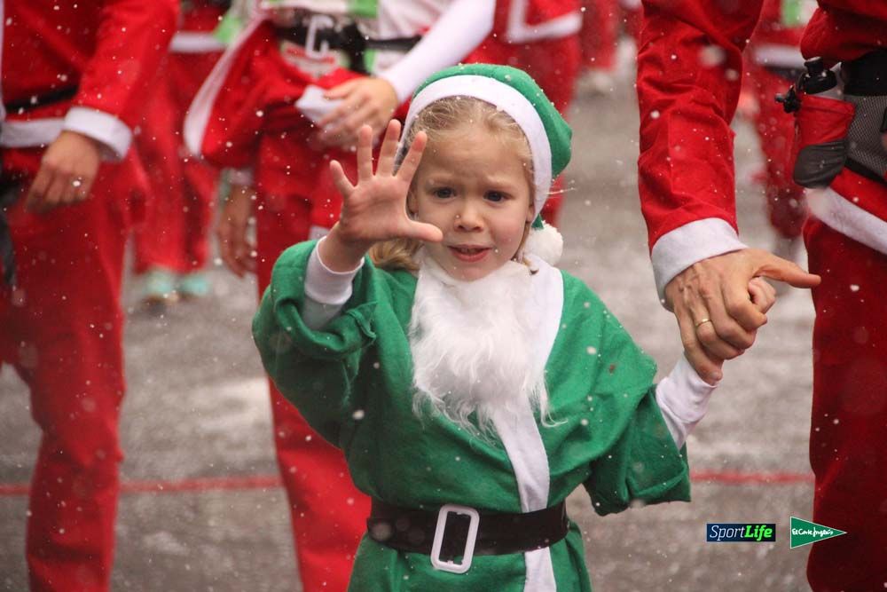 Galería de la Carrera de Papá Noel, entraeda en meta desde el minuto 27 al 37