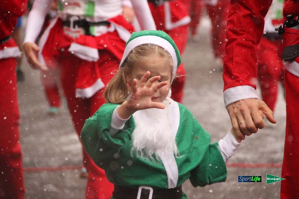 Galería de la Carrera de Papá Noel, entraeda en meta desde el minuto 27 al 37