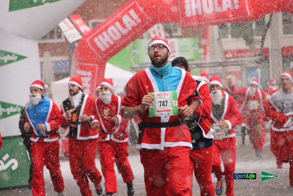 Galería de la Carrera de Papá Noel, entraeda en meta desde el minuto 27 al 37