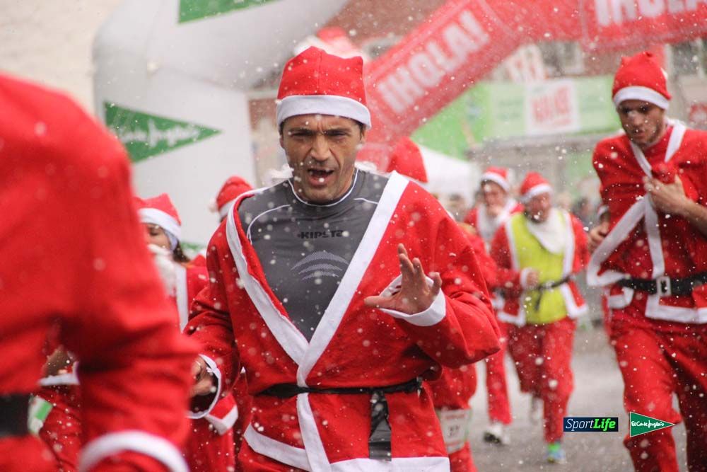 Galería de la Carrera de Papá Noel, entraeda en meta desde el minuto 27 al 37
