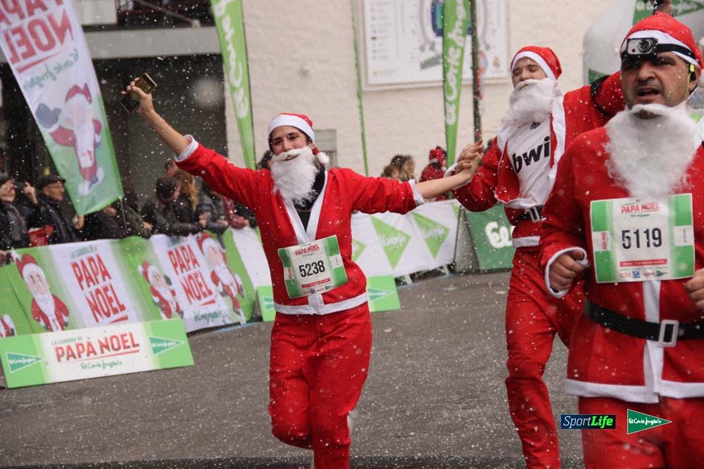 Galería de la Carrera de Papá Noel, entraeda en meta desde el minuto 27 al 37