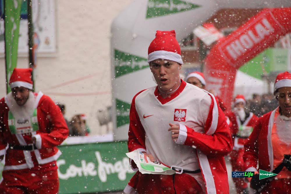 Galería de la Carrera de Papá Noel, entraeda en meta desde el minuto 27 al 37