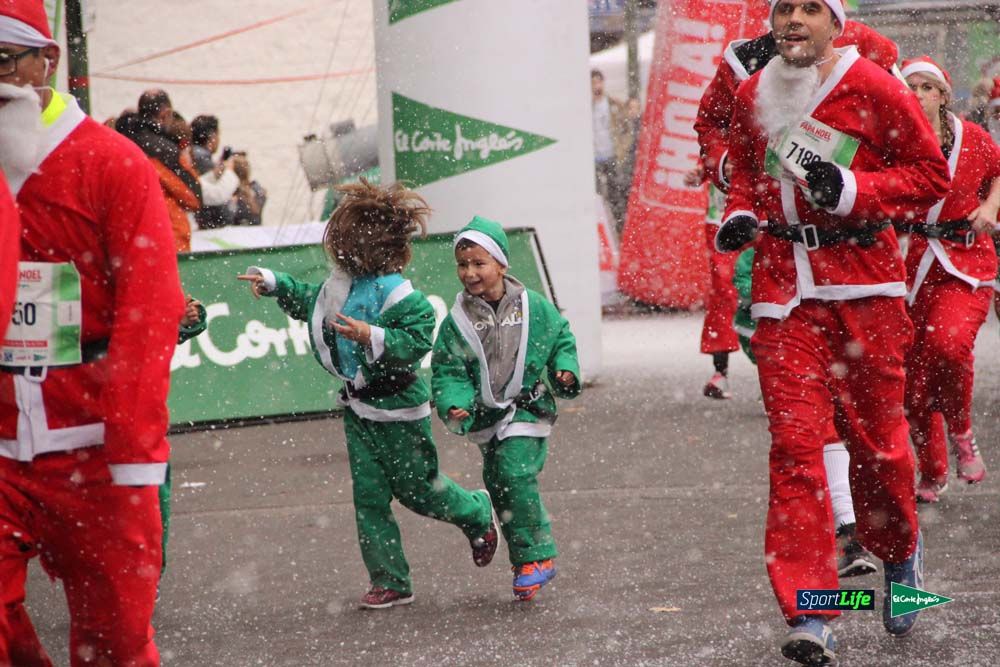 Galería de la Carrera de Papá Noel, entraeda en meta desde el minuto 27 al 37